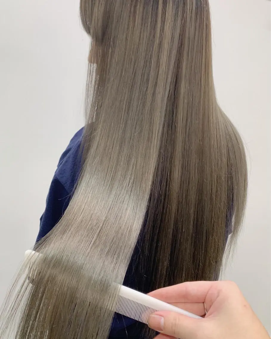 ロング カラー ヘアアレンジ グレージュ カット ヘアカラー トリートメント 縮毛矯正 髪質改善寺坂雄飛💐のヘアスタイル