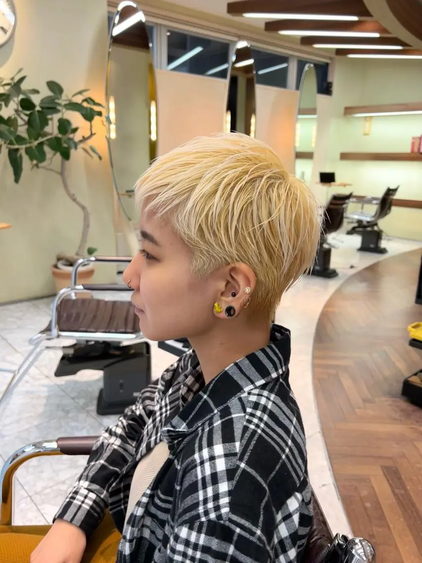 ショート カラー tokute Takahashiのヘアスタイル