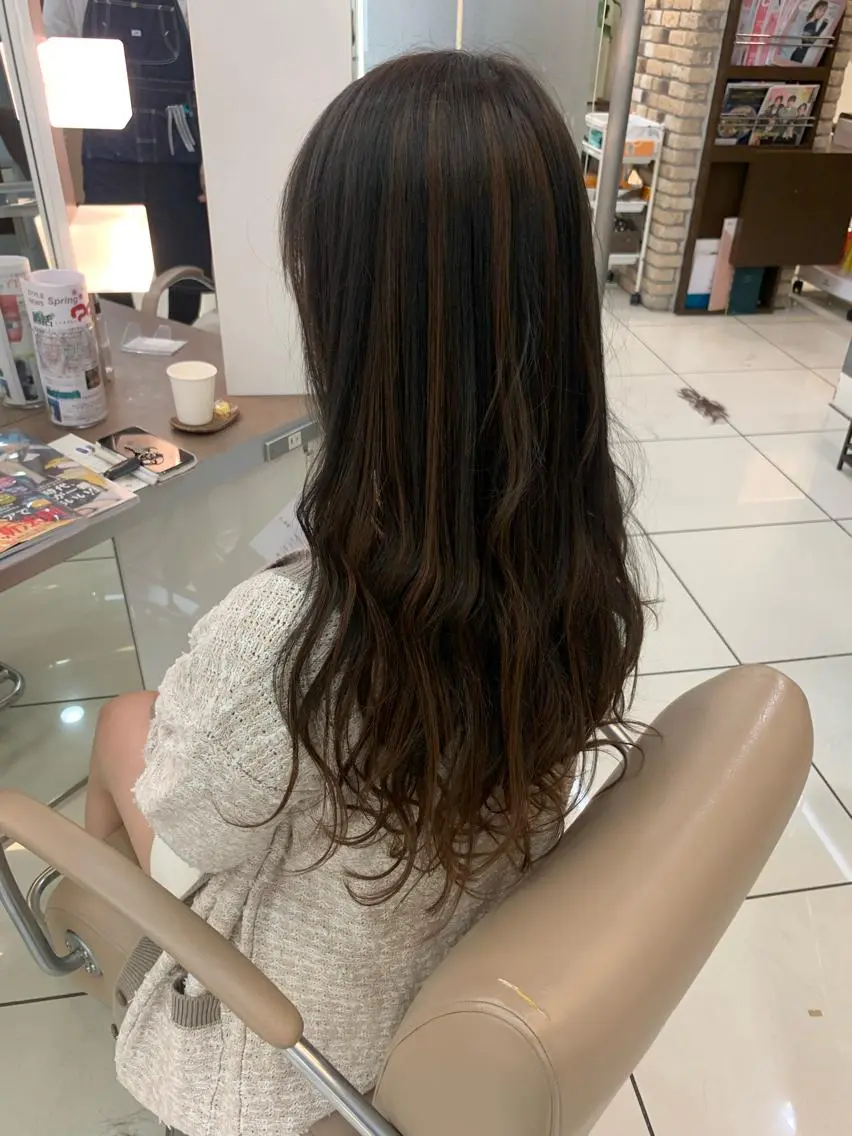 ロング カラー 羽エクステ🪽 🤍まき🤍のヘアスタイル