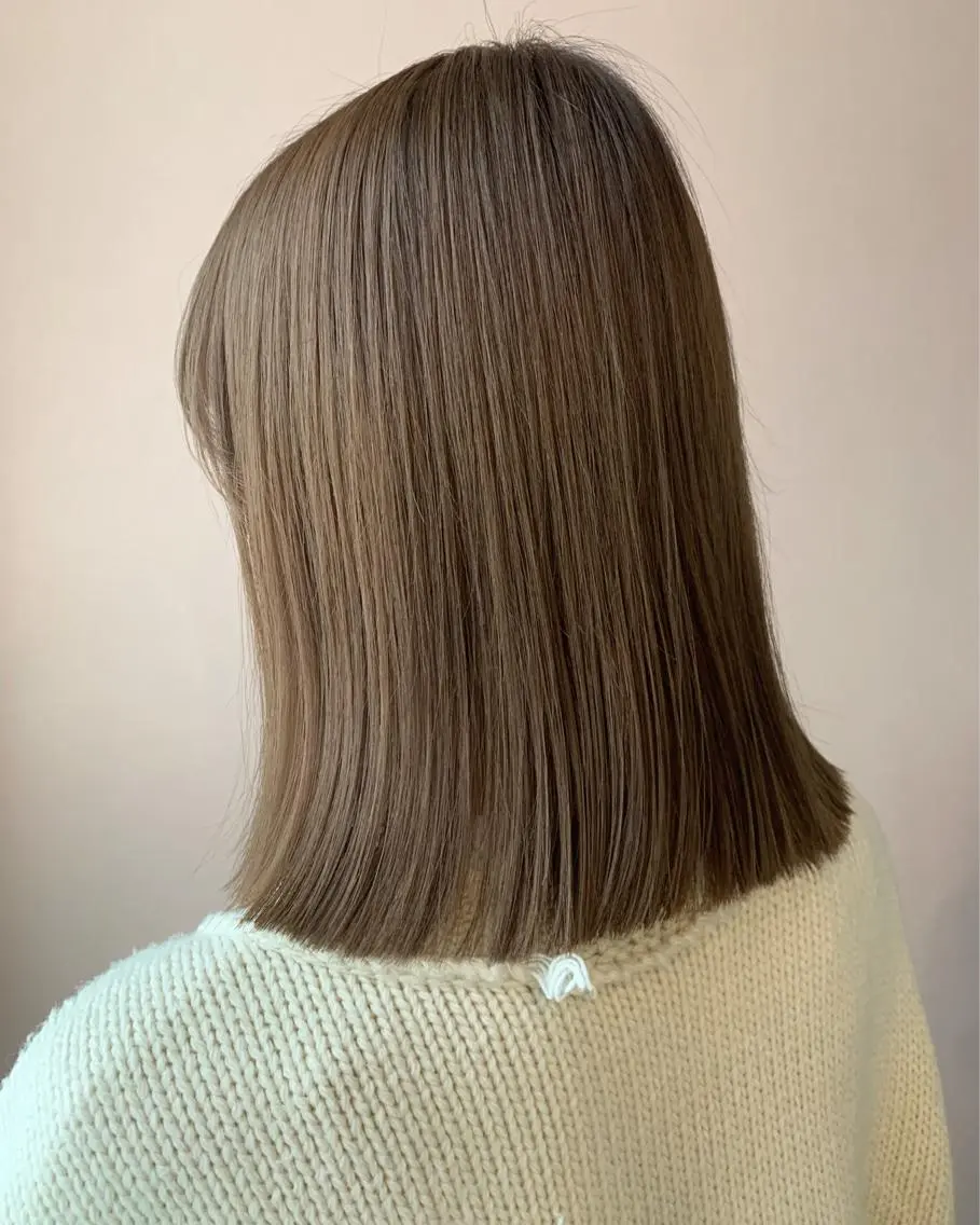 ミディアム カラー ベージュカラー ブリーチ ブリーチなしカラー オリーブベージュ hubhair レイヤー/透明感のヘアスタイル