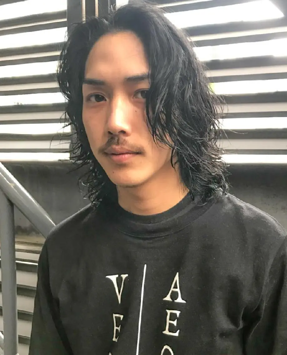 ミディアム メンズ パーマ ショート✨ボブ✨代表 新田見美仁のヘアスタイル