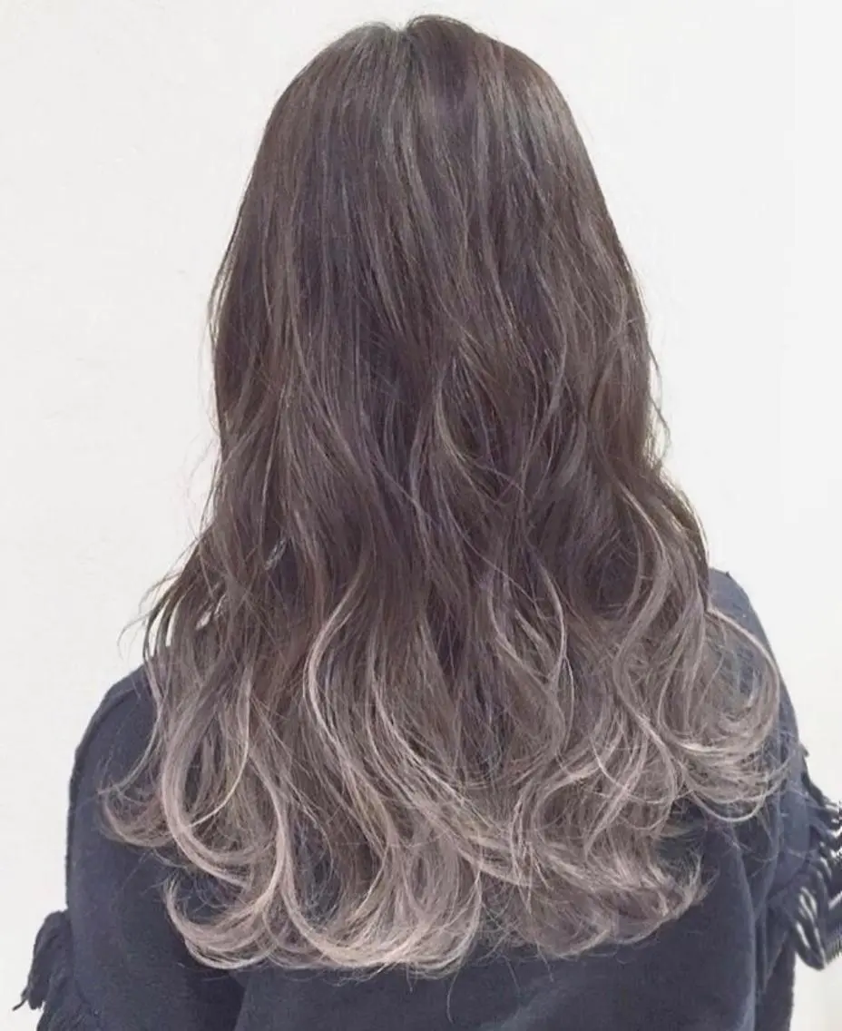 ミディアム カラー グラデーションカラー ハイライトカラー ハイライト ケア剤オタク×海外 ヘア長谷川裕起のヘアスタイル