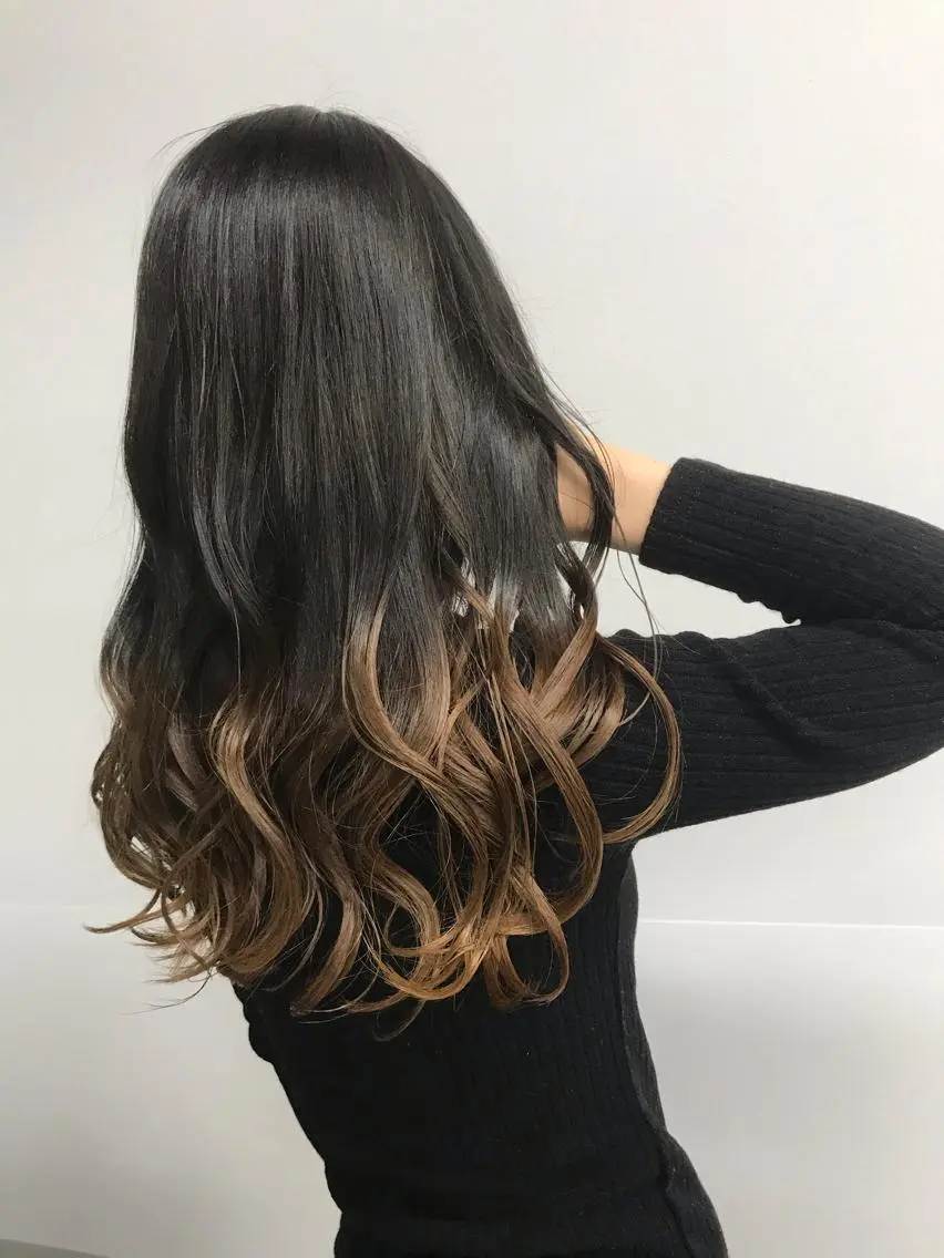 セミロング ヘアカラー 横山 奈央のヘアスタイル