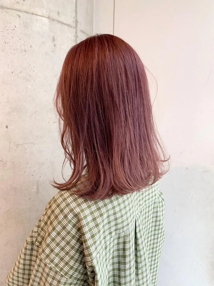 セミロング シャドウパーマ/ツイ スト/近藤百華🎀のヘアスタイル