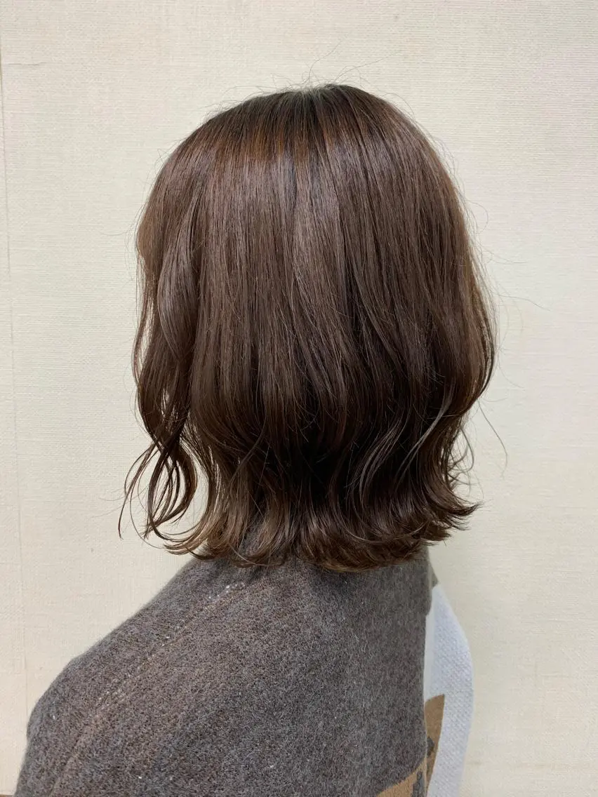 ミディアム 外ハネヘア 竹内 結希のヘアスタイル