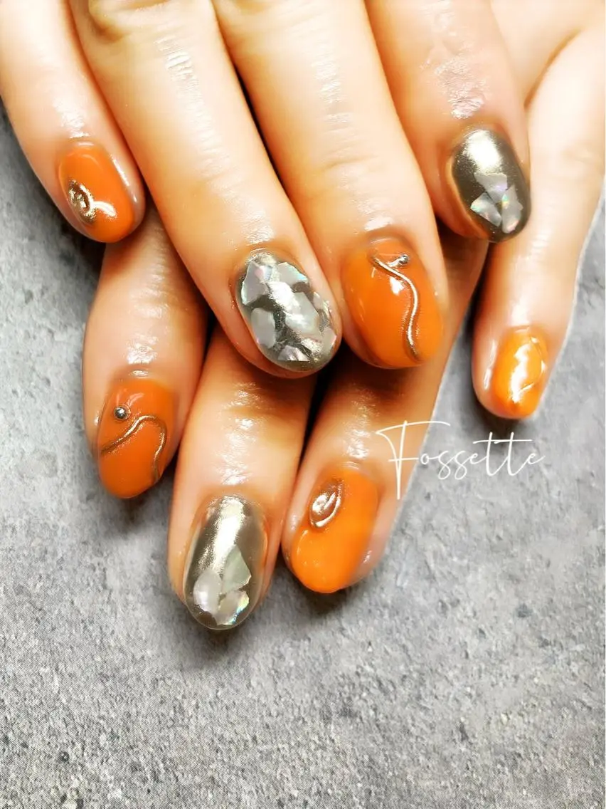 ネイル ミラーネイル オレンジ ハンドネイル nailsalon Fossetteのネイルデザイン