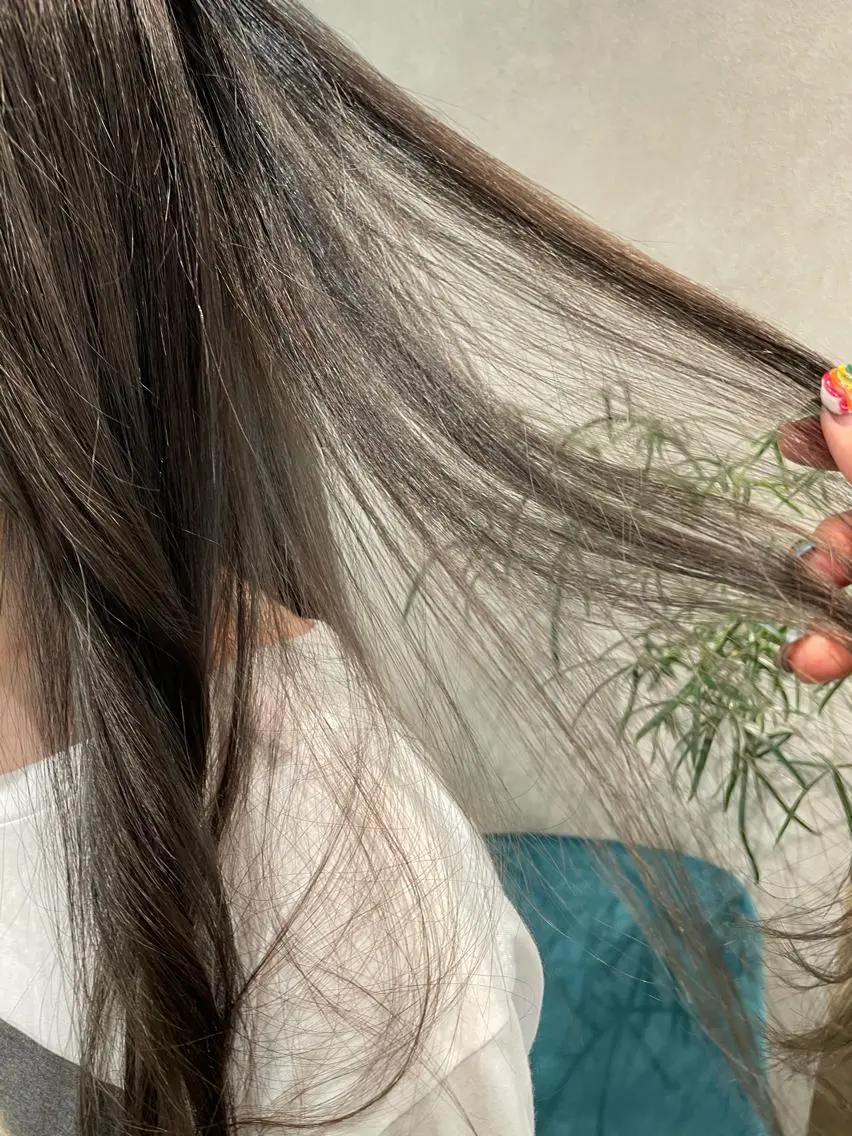 ロング カラー 透明感カラー グレージュ シルバー シルバーグレージュ ヘアカラー ナチュラル透明感🌱 小山美樹子のヘアスタイル