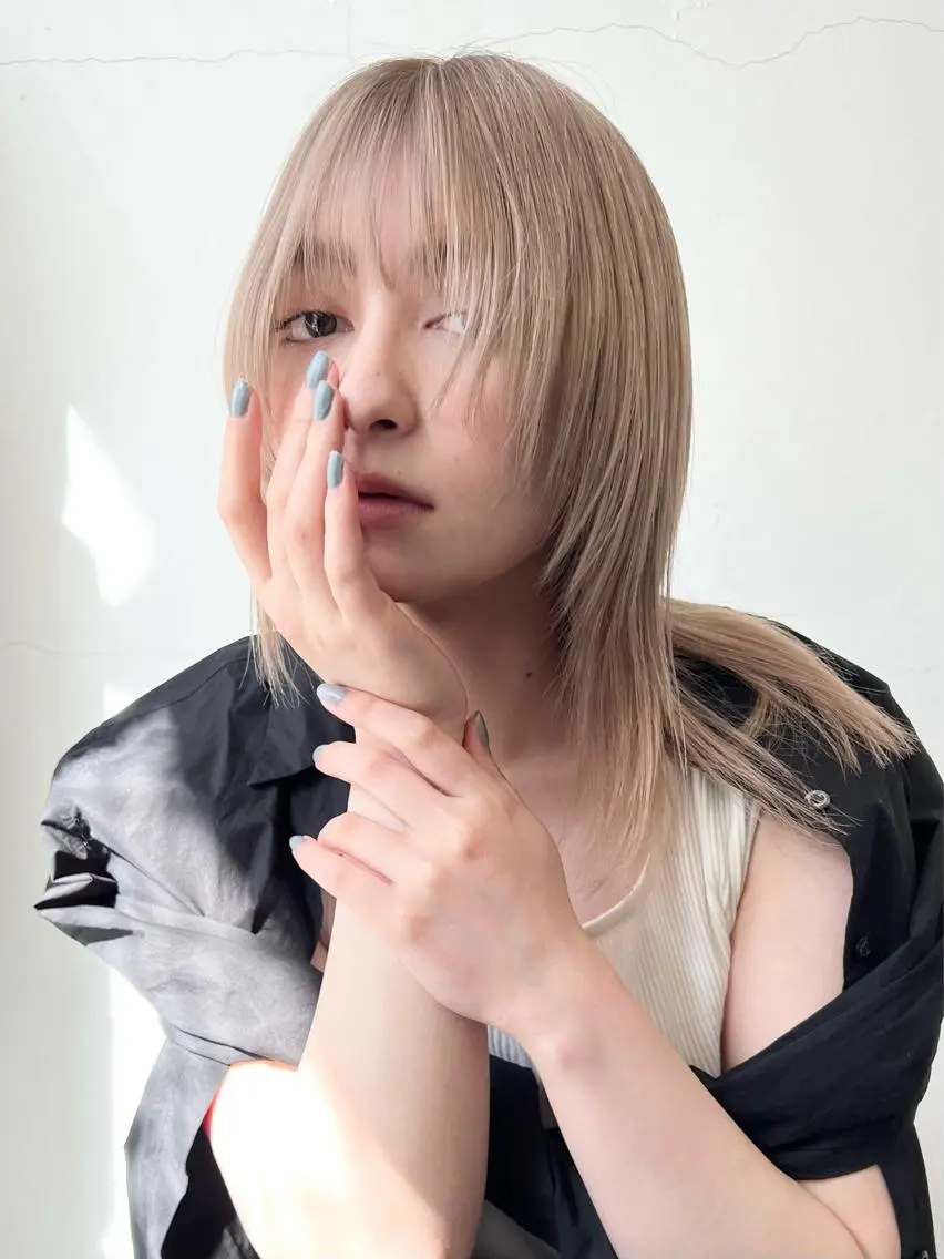 ミディアム カラー ヘアアレンジ 顔まわりレイヤー レイヤーカット 似合わせカット 小顔カット ウルフカット HARU//原宿🤍 リピート率NO.1のヘアスタイル