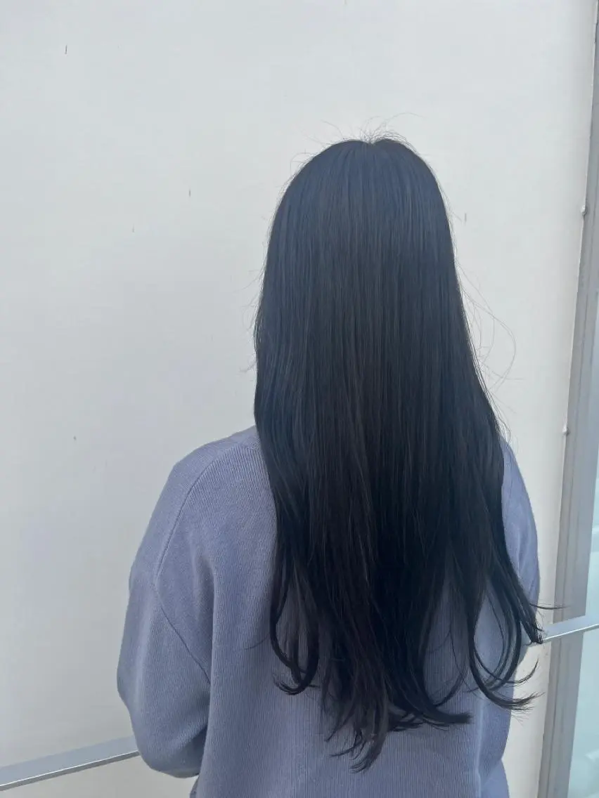 ロング カラー 黒髪 ブルーカラー ブルーブラック TEMIL HAIR 《まお》のヘアスタイル