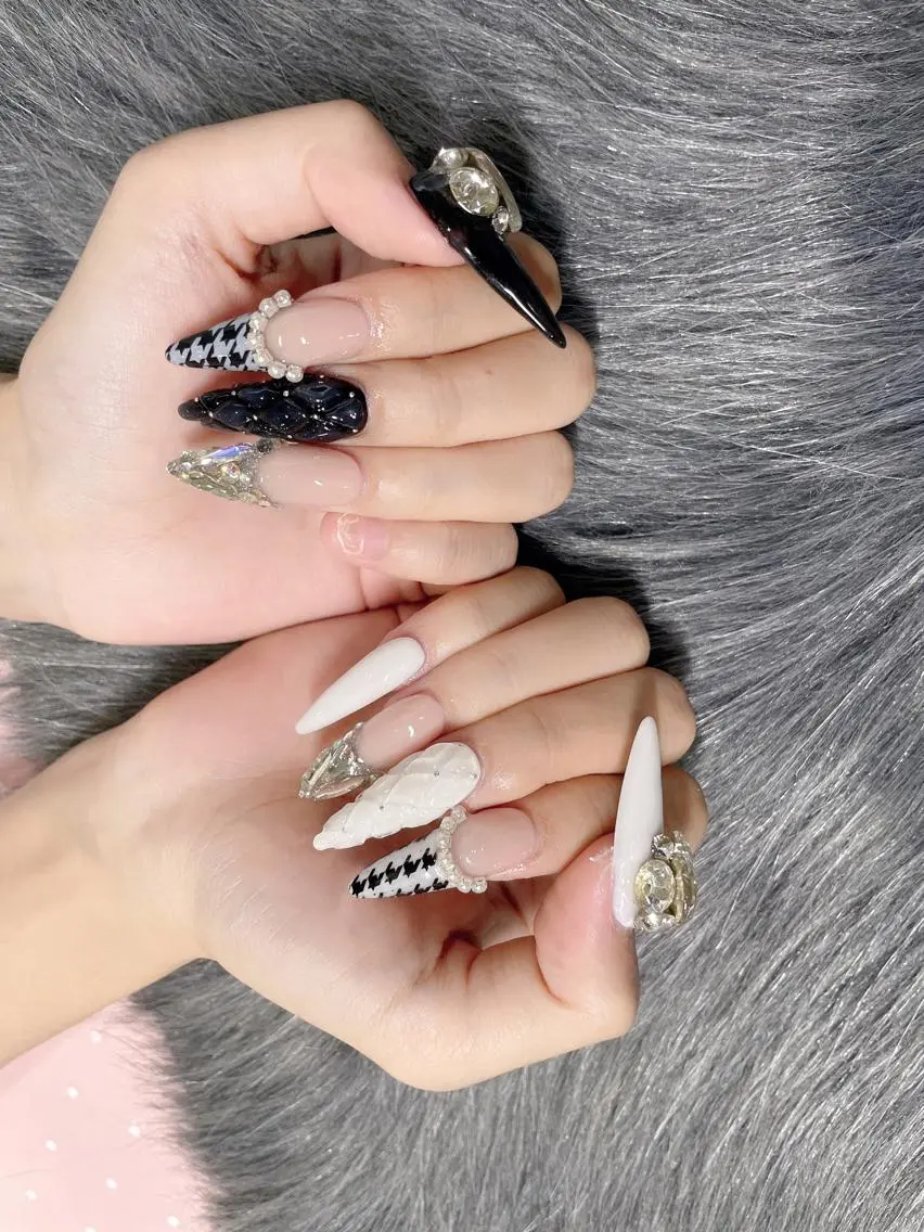 ロング ネイル ハンドネイル 《LB》ラブリエ Nail&eyeのマツエク・マツパデザイン