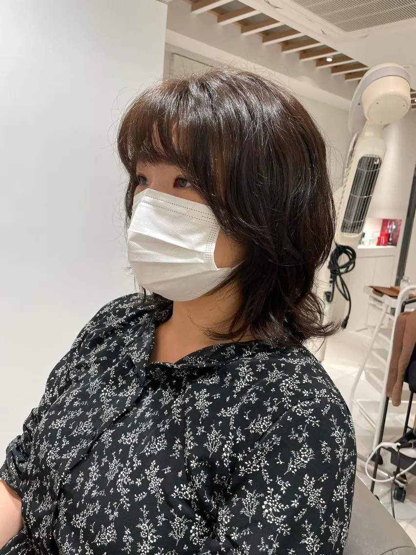 ミディアム パーマ ミディアムパーマ くびれヘア 太田ありさ クリーミーヘアカラーのヘアスタイル