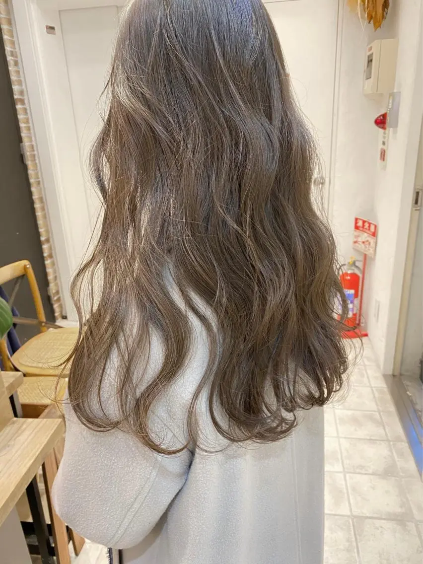 ロング カラー ベージュカラー シルバー シルバーベージュ 🌟アレンジが似合う カラー🌟Rumiのヘアスタイル
