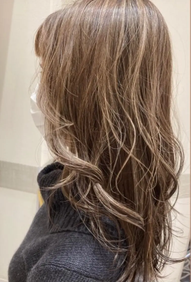 ロング カラー ヘアアレンジ ハイライトカラー ハイライト レイヤーカット 佐藤 睦月のヘアスタイル