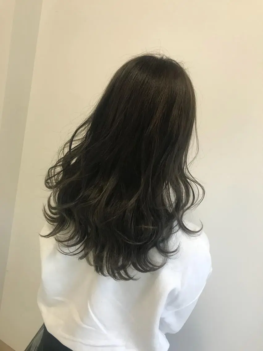 セミロング カラー Rayt hair レイトヘアーのヘアスタイル