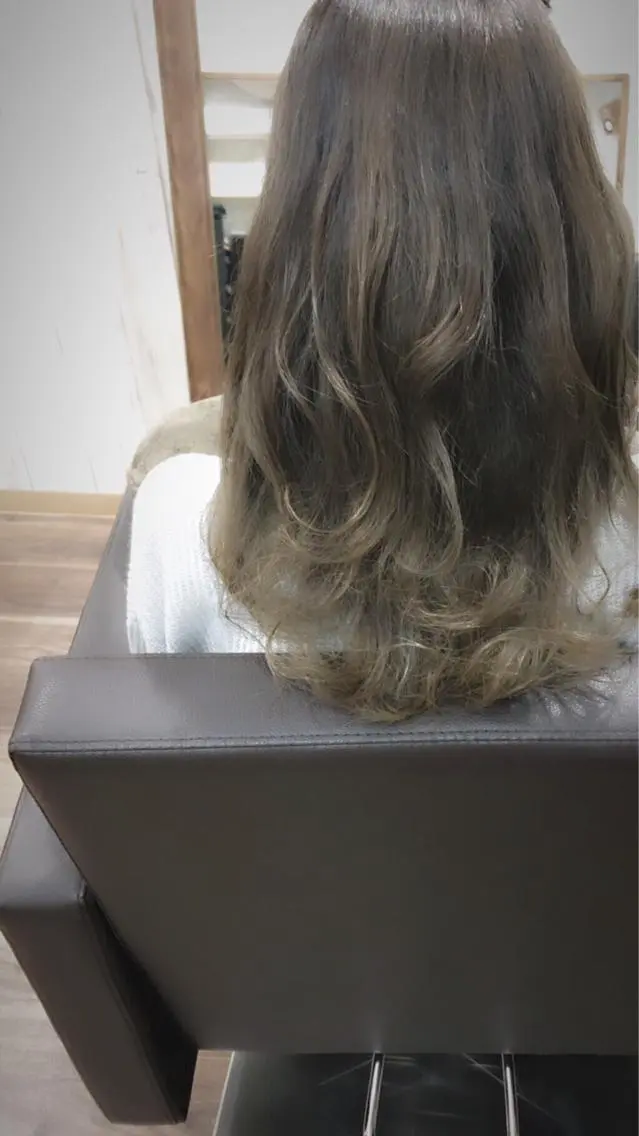 ロング ハイライト 齊藤 篤士のヘアスタイル