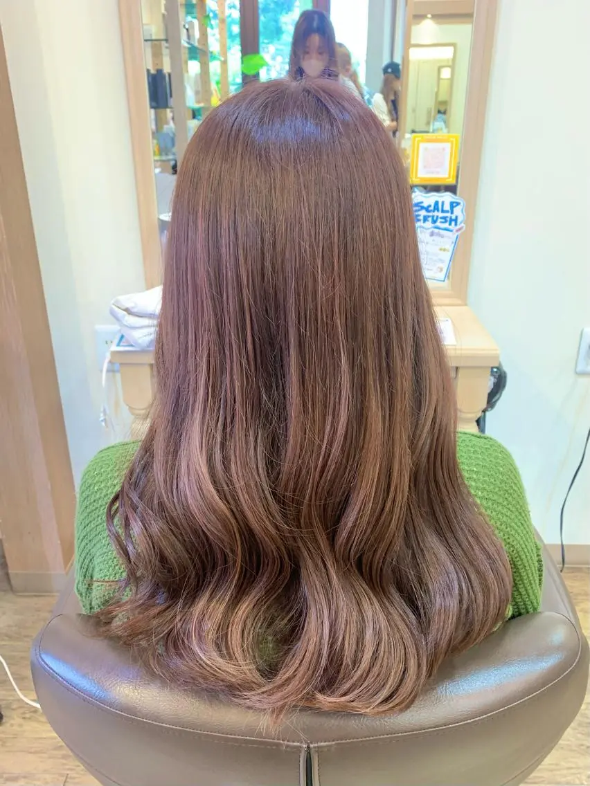 ロング ピンクブラウン ヨシンモリ カット ヘアカラー トリートメント 福原遼華/小顔ショー ト/髪質改善のヘアスタイル