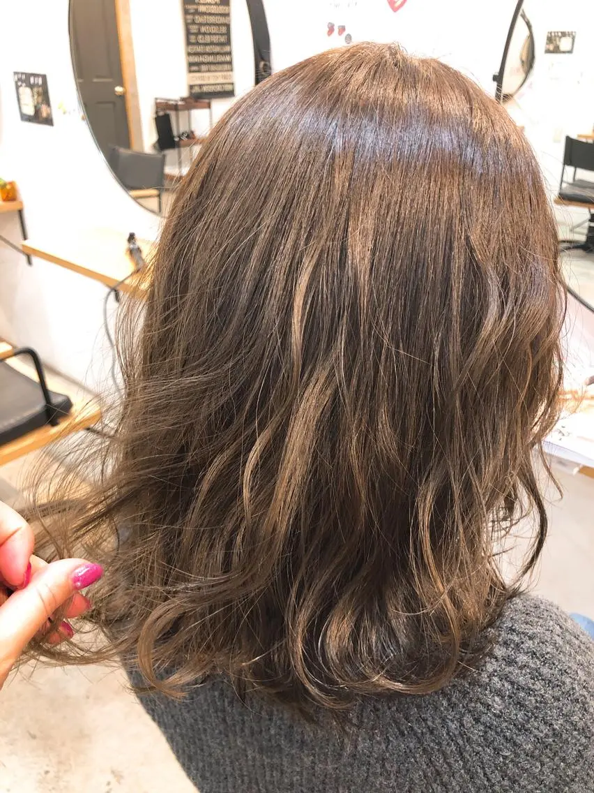 ミディアム カラー cherir髪質改善 パーソナルカラー診断のヘアスタイル