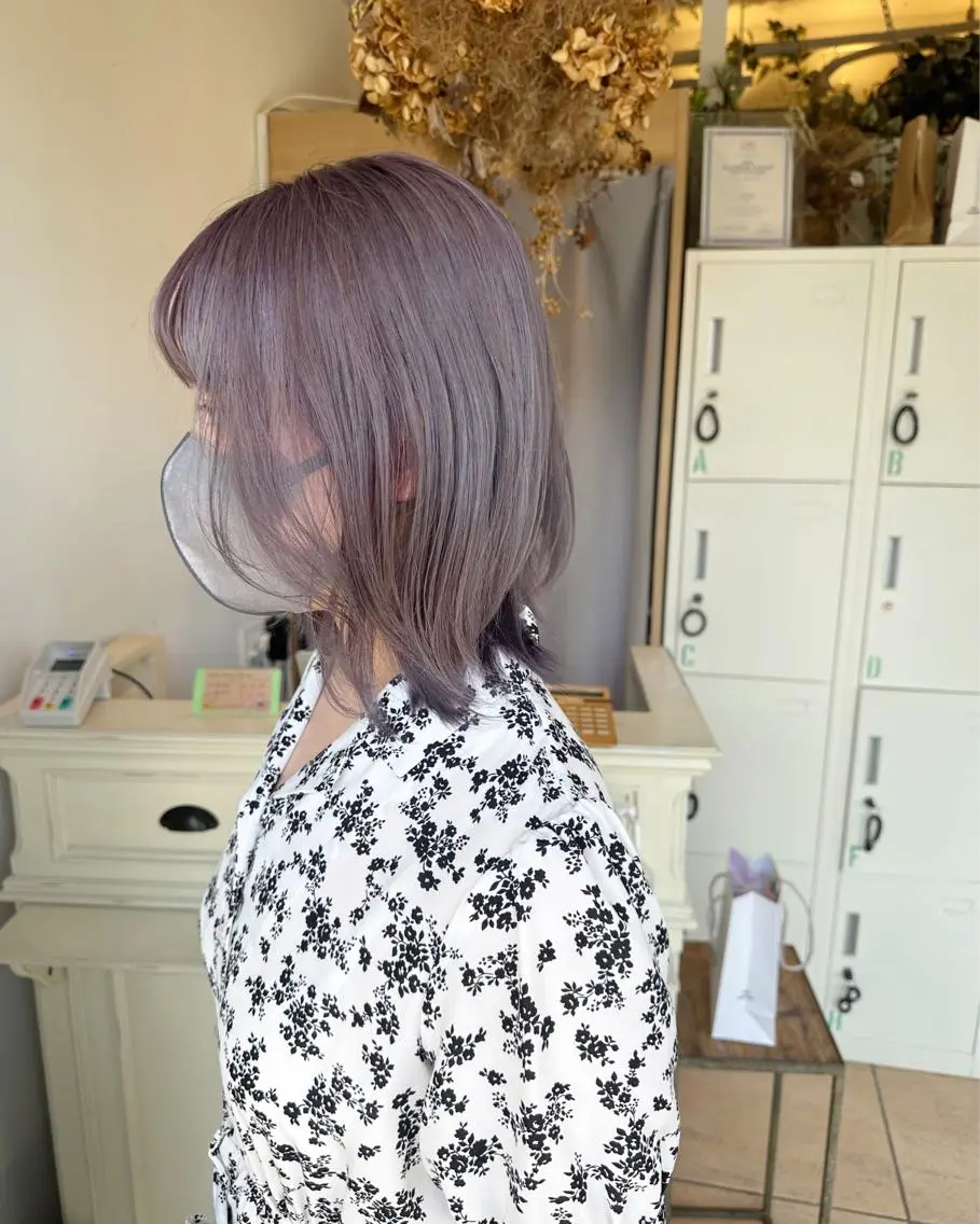 ミディアム カット ヘアカラー トリートメント ＨＩ ROのヘアスタイル