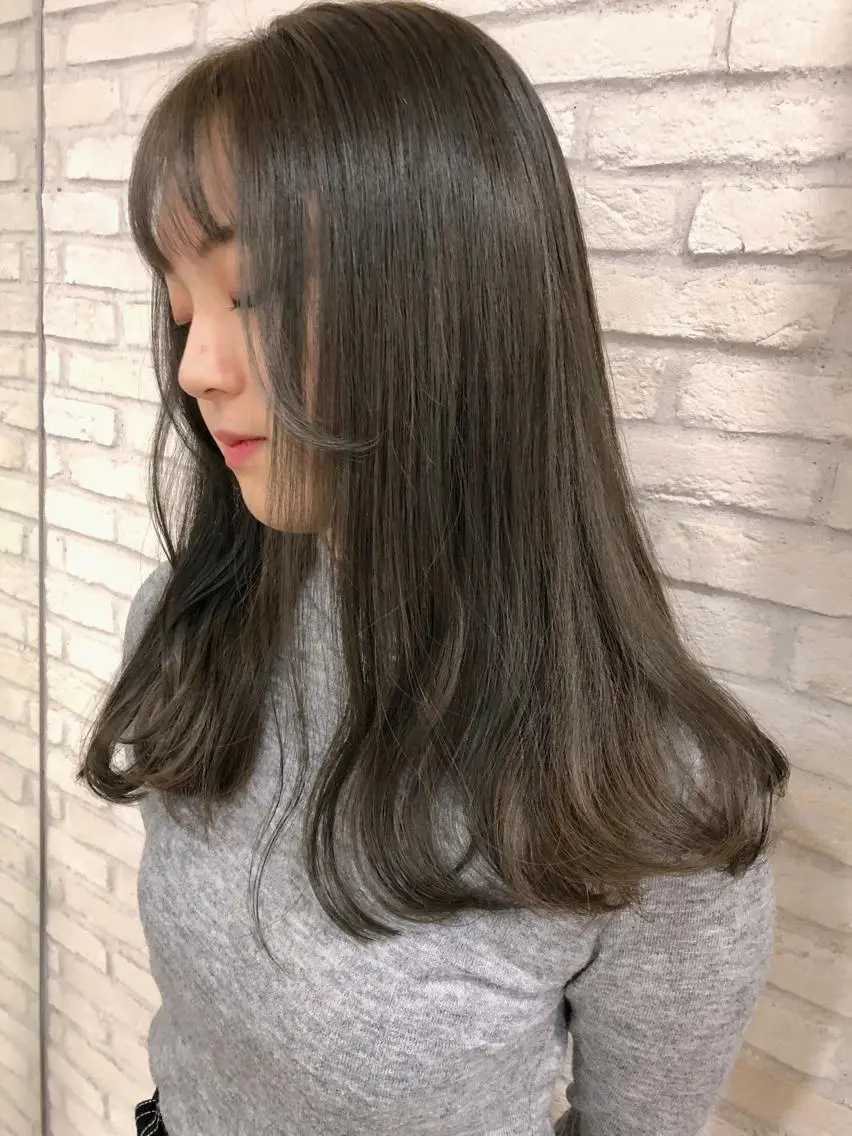 セミロング カラー アッシュ HAUS 片山みほのヘアスタイル