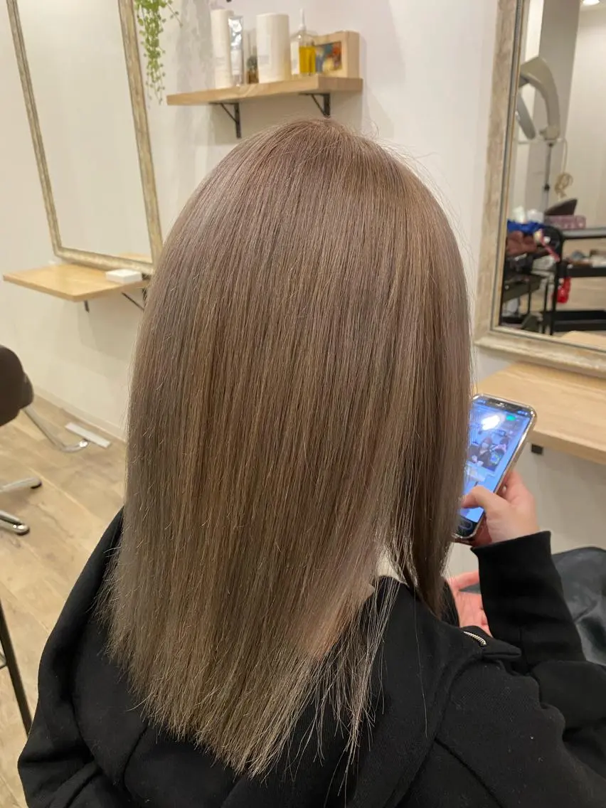 カラー グレージュ Kanari Ryuのヘアスタイル