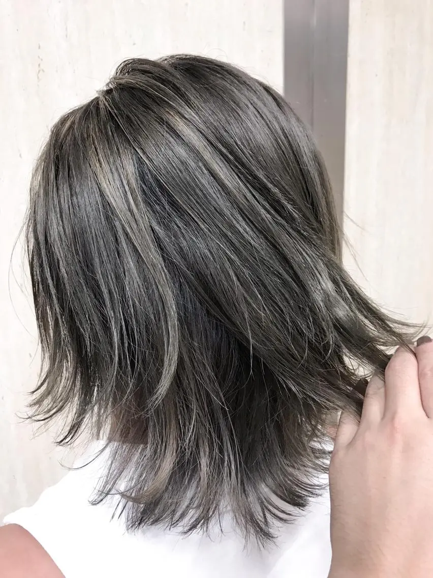 ミディアム カラー ブリーチ ハイライトカラー ハイライト カット ヘアカラー BOX mico.のヘアスタイル