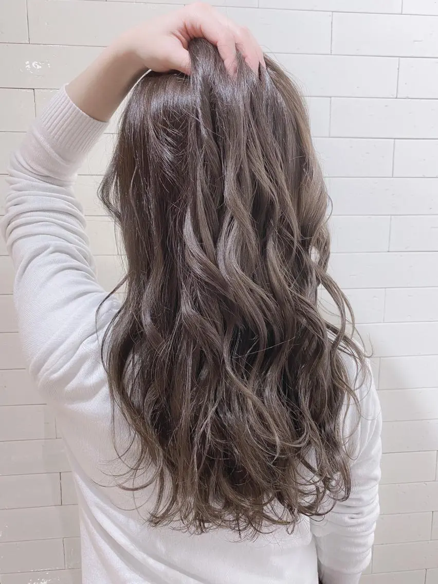 セミロング カラー パーマ ヘアアレンジ アッシュ バレイヤージュ ブリーチ ケアブリーチ 透明感カラー ヘアカラー トリートメント バレイヤージュ 藤沢 髪質改善 竹内ケンゴのヘアスタイル