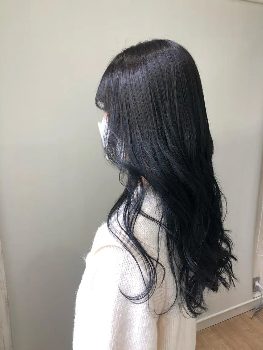 カラー white.梅田 デザインカラー🦄のヘアスタイル