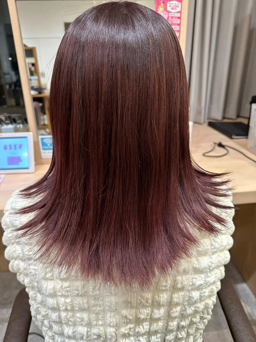 ミディアム シールエクステ/ ブリーチカラーのヘアスタイル