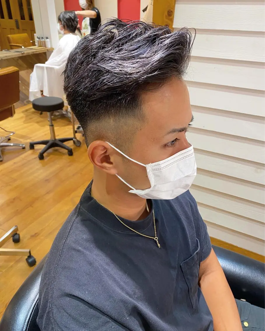ショート カラー メンズ フェードカット メンズハイライト ハイライトカラー ハイライト カット ヘアカラー AVANCE.難波 店長 松元のヘアスタイル