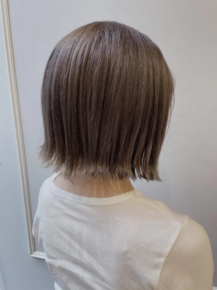 ミディアム カラー ブリーチ グレージュ カット ヘアカラー トリートメント 🦖鶴岡 香純🦖のヘアスタイル