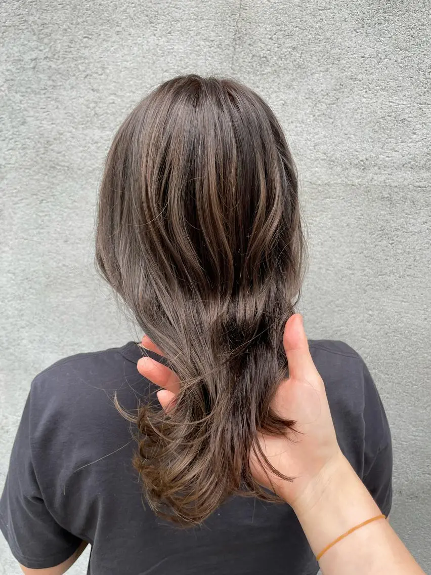 ミディアム カラー グレージュ 顔周りカット 🎀サヤカ🎀のヘアスタイル