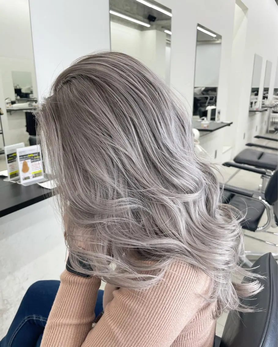カラー ダブルカラー BLEACHi /noeのヘアスタイル
