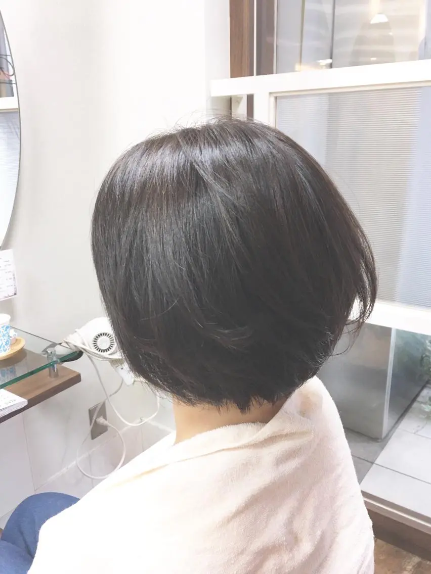 ショート アッシュ ボブ yoshimi .のヘアスタイル