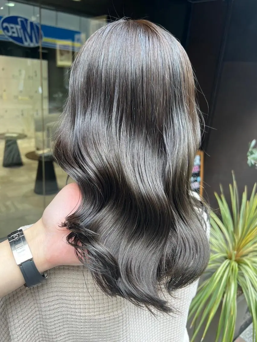 ロング 大川 有香のヘアスタイル