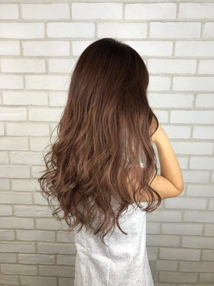 ロング カラー 小島 侑衣のヘアスタイル