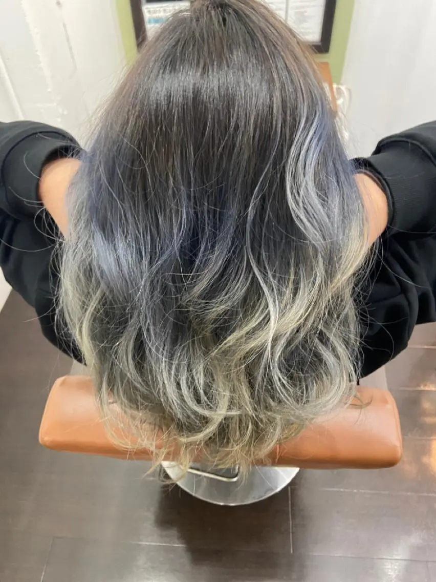ロング カラー グラデーションカラー 久木原 ゆりのヘアスタイル