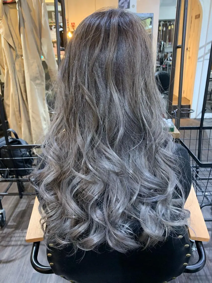 ロング カラー WEST OLAND 安藤のヘアスタイル
