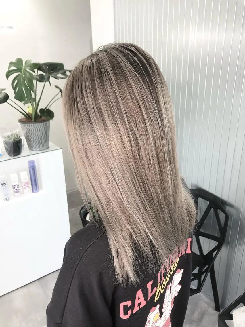 ミディアム カラー カット ヘアカラー LOOP hairのヘアスタイル