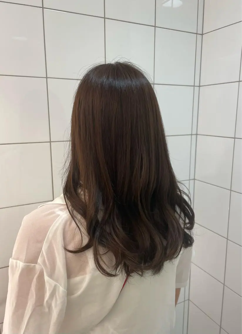 カラー 新井 美歩のヘアスタイル