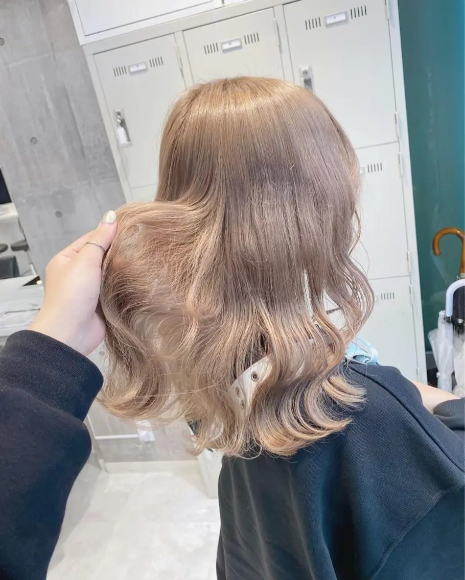 セミロング カラー ハイトーン特化💍 chloe💍韓国のヘアスタイル