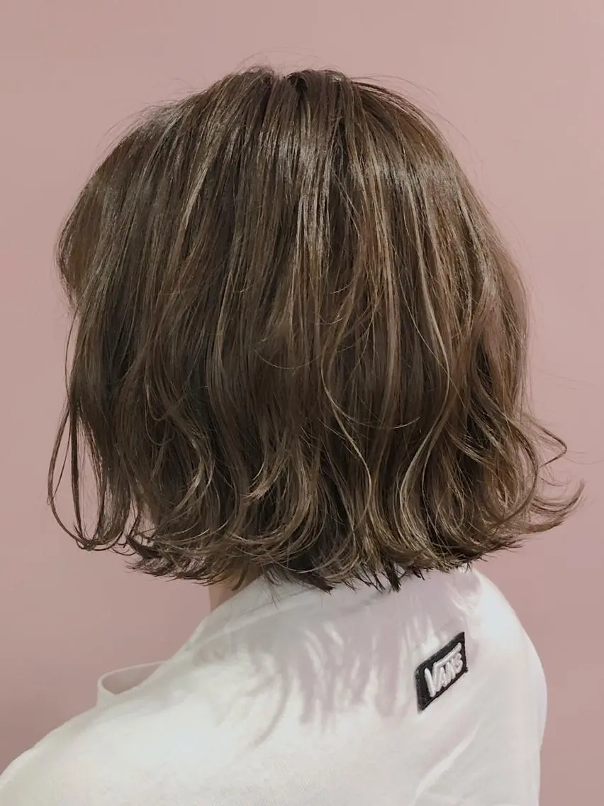 ショート カラー ハイライトカラー ハイライト ヘアカラー トリートメント ✨髪質改善縮毛矯正✨ 宇田川修平のヘアスタイル