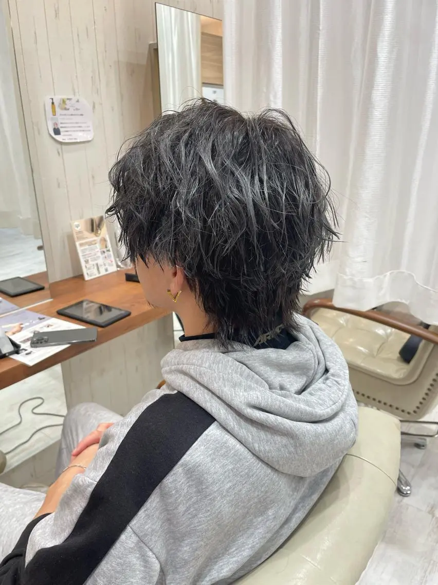 ショート カラー メンズ メンズバレイヤージュ メンズブリーチ メンズハイライト メンズインナーカラー アディクシーカラー 中嶋 紘夢のヘアスタイル