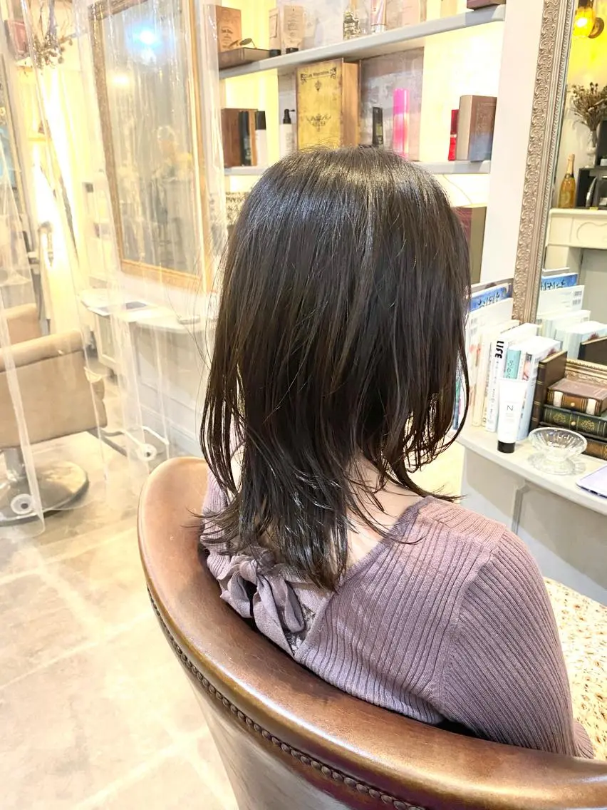 ミディアム レイヤーカット 福嶋 愛のヘアスタイル
