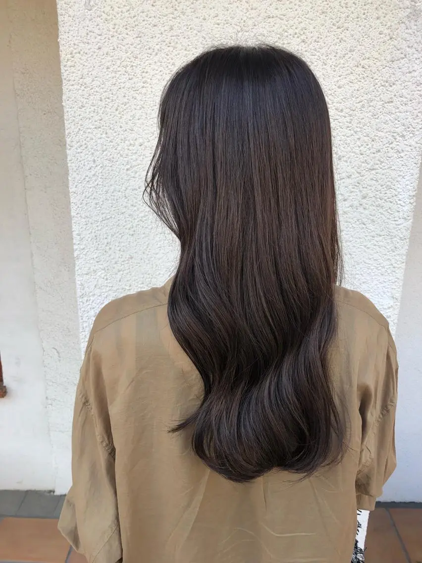 カラー ブラウンカラー kana .オリーブ /ナチュラルヘアのヘアスタイル