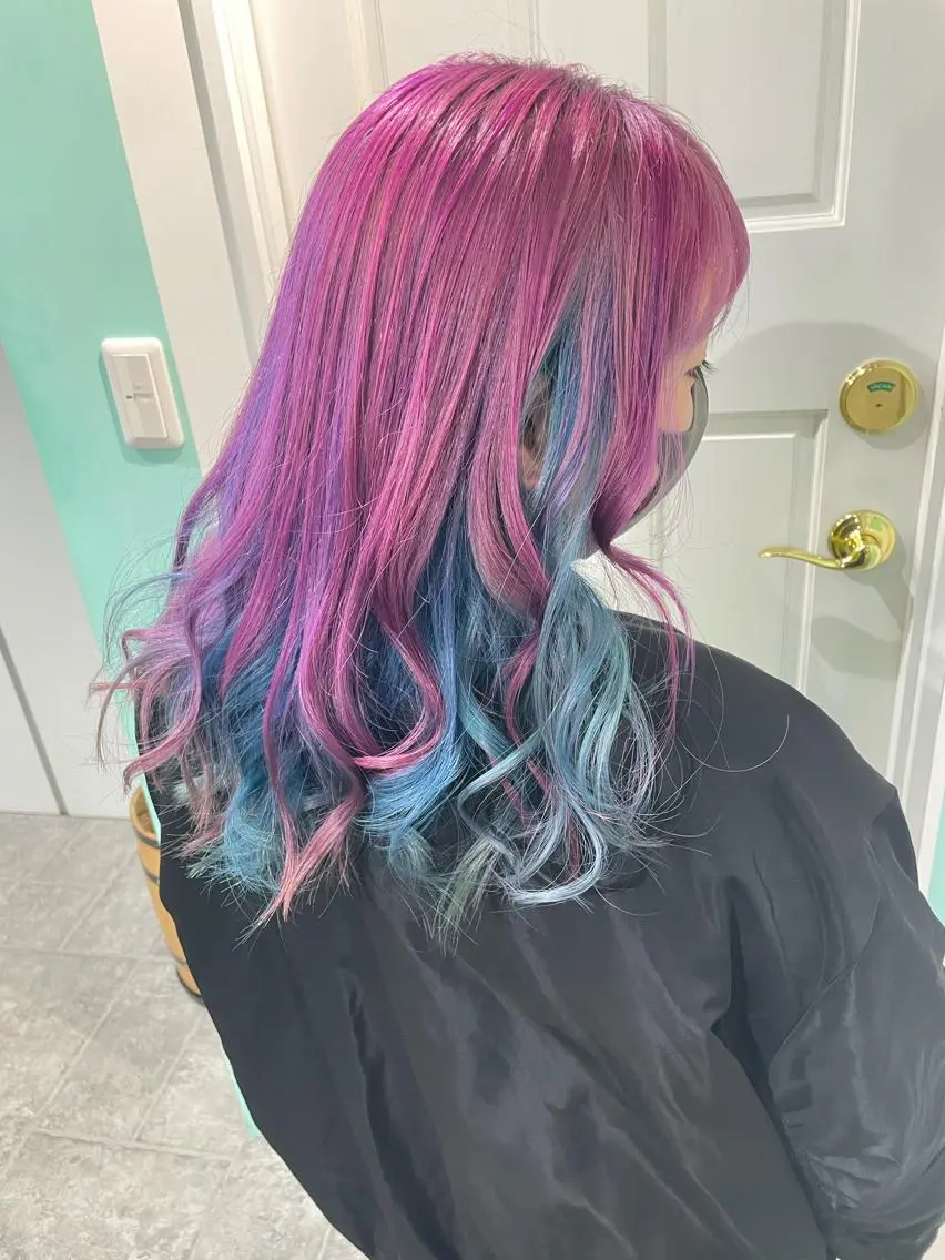 ロング ヘアカラー 原 千景のヘアスタイル