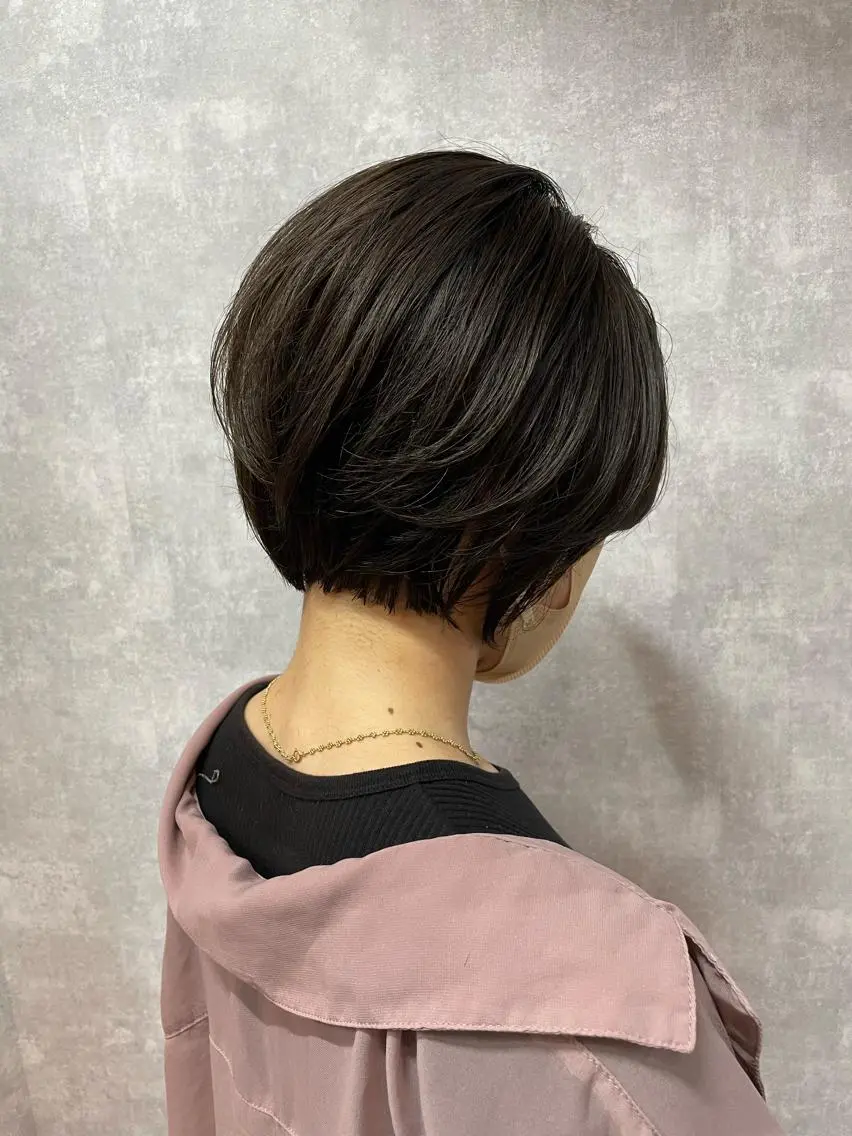 ショート 切りっぱなしボブ ショートボブ ハンサムショート 丸みショート アッシュ モテ髪/ボブ/ショー ト/アダチフウトのヘアスタイル