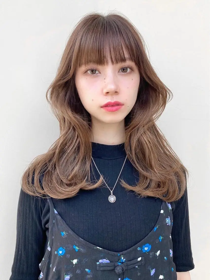 セミロング カラー くびれヘア レイヤー/顔周り /透明感🩶高橋大のヘアスタイル