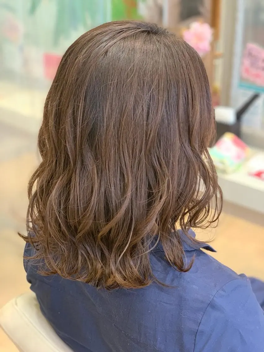 ミディアム カラー ハイトーンカラー イルミナカラー Hair&Cafe Matty’sのヘアスタイル
