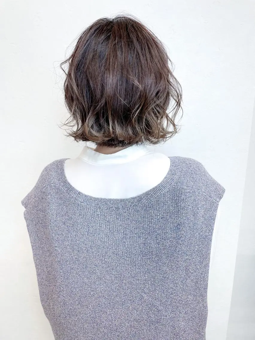 ミディアム カラー Luxbe hakataのヘアスタイル