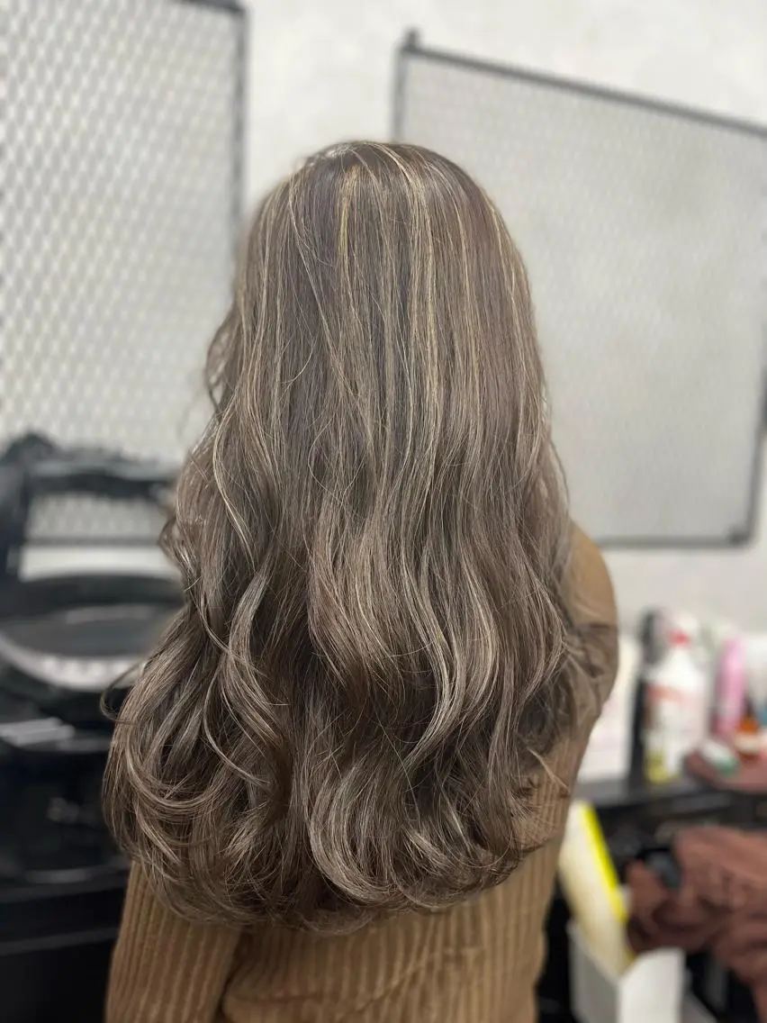 ロング 川畑 花菜のヘアスタイル